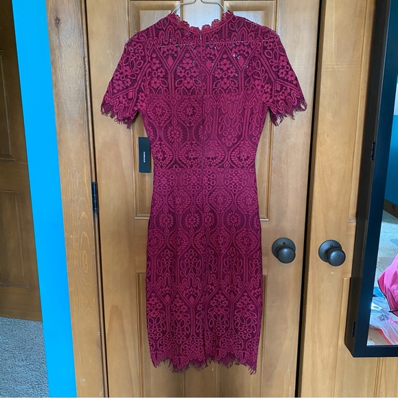 Lulu’s Lace Dress - Picture 6 of 9